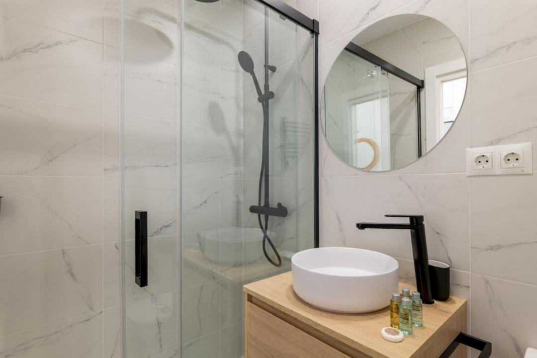 2 Bedrooms 2 Bathrooms Furnished - Retiro - Refurbished - Mintystay Madrid Buitenkant foto